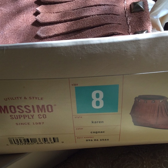 Mossimo Supply Co fringed hidden wedge bootie..Sale - Picture 5 of 11